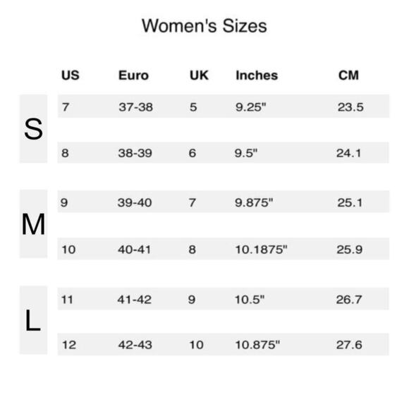 NWT Avenue Zoe Women's Slip-on Cozy Solid Fuzzy Slippers - Picture 4 of 5